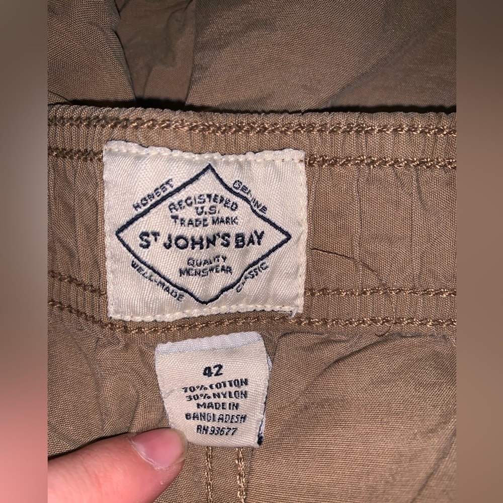 St. John’s Bay cargo shorts - Picture 3 of 5